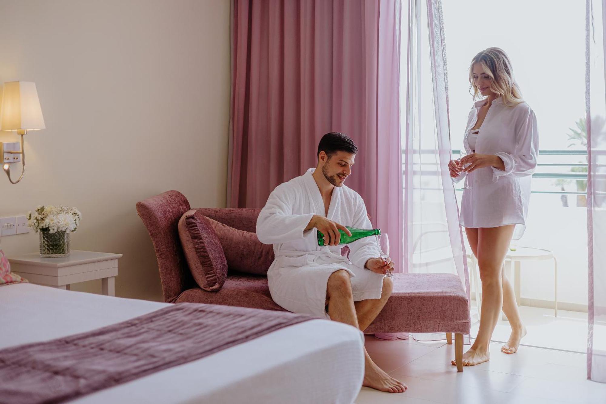 Louis Imperial Beach Paphos Ngoại thất bức ảnh